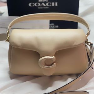 coach pillow tabby 26 purse $495 regular price online now